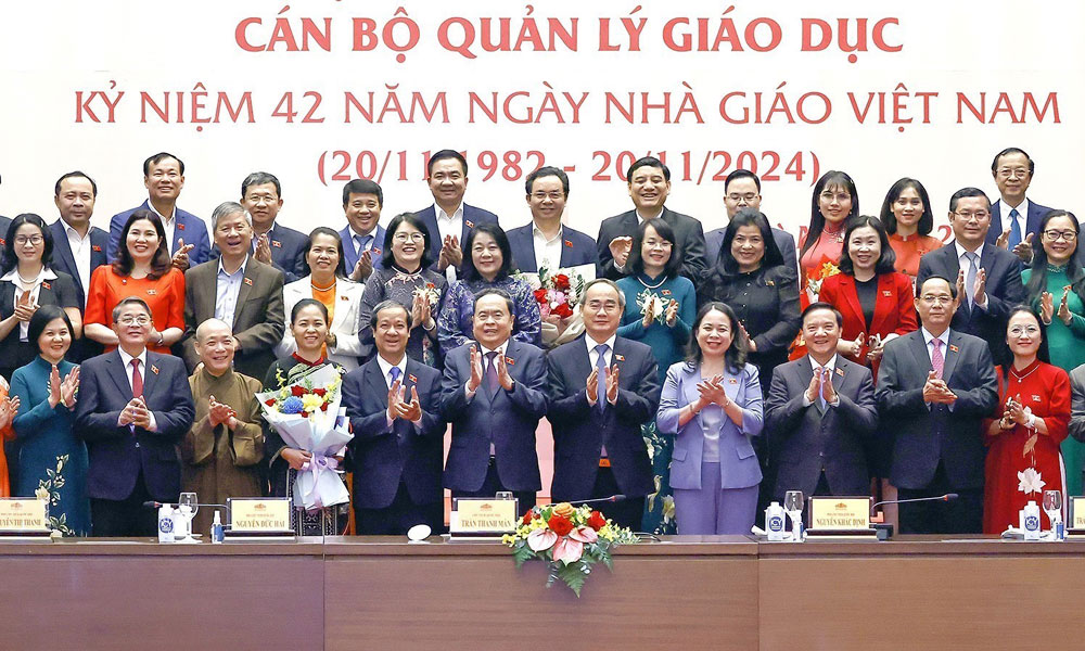  Chủ tịch Quốc hội Trần Thanh Mẫn: Tôn vinh, bảo vệ, tạo môi trường thuận lợi để nhà giáo làm việc